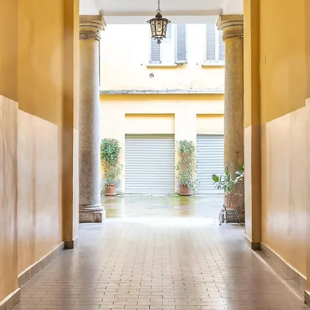 888 - 100mt M1 Pasteur Apartment Milan