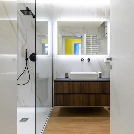 888 - 100mt M1 Pasteur Apartment *
