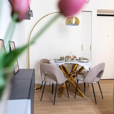 888 - 100mt M1 Pasteur Appartamento